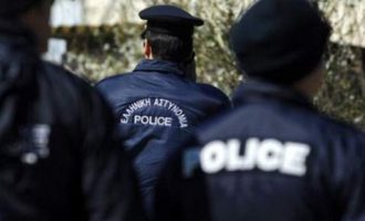 Αστυνομικοί στην Ελλάδα είχαν κρυπτοτηλέφωνα για να μιλάνε με ναρκέμπορους