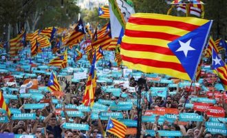 Η Καταλονία ένα βήμα πριν από την κήρυξη της ανεξαρτησίας της