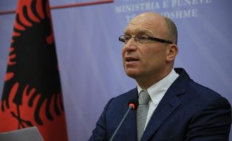 Πρώην Υπ. Εσωτερικών Αλβανίας: Η χώρα μου κυβερνάται από εγκληματικές ομάδες με θωρακισμένα αυτοκίνητα