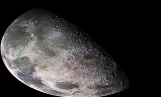 Συγκλονιστικές ανακαλύψεις από NASA: Στη Σελήνη είχε ατμόσφαιρα και κυλούσε νερό