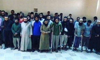 Αυτοί είναι οι 275 τζιχαντιστές που κατέθεσαν τα όπλα τους και έφυγαν από τη Ράκα