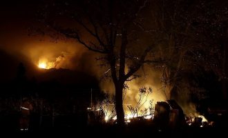 26 οι νεκροί από τις γιγαντιαίες πυρκαγιές που καίνε την Καλιφόρνια