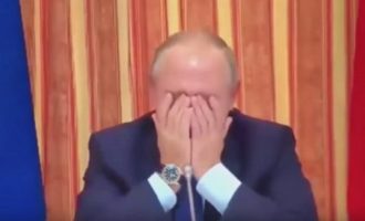 Η απίστευτη ατάκα Ρώσου υπουργού που έκανε τον Πούτιν να σκάσει στα γέλια (βίντεο)