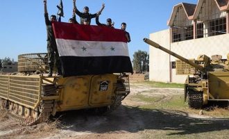Ο συριακός στρατός σχηματίζει νέες ταξιαρχίες με τα όπλα που πήρε λάφυρα από το Ισλαμικό Κράτος