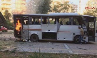 Βομβιστική επίθεση εναντίον αστυνομικού οχήματος στη νότια Τουρκία