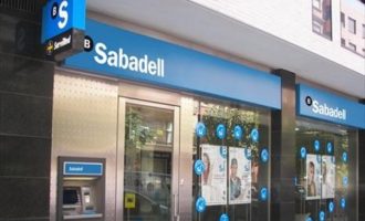 Μεταφέρει την έδρα της από την Καταλονία η πέμπτη μεγαλύτερη ισπανική τράπεζα