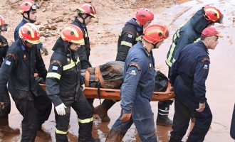 Δεν έχει τέλος η τραγωδία από τις πλημμύρες: Στους 19 οι νεκροί – Αναγνωρίστηκαν οι σοροί