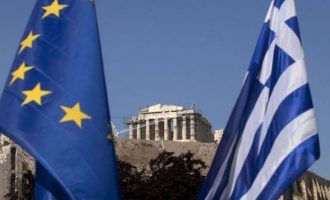 Ύμνοι Bloomberg: Η Ελλάδα αποσπά τον σεβασμό που της αξίζει – Ανεβαίνει ο ΣΥΡΙΖΑ