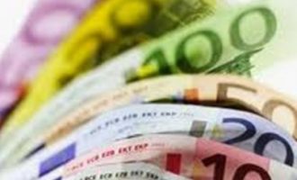 ΕΚΤ: Ελλάδα και ευρωπαϊκός νότος προτιμούν τις συναλλαγές με μετρητά