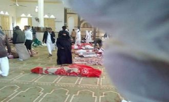 40 οι ένοπλοι που “γάζωσαν” 235 άτομα  σε τέμενος στο Σινά της Αιγύπτου