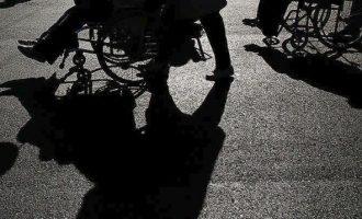 Σοκ! 19χρονος στην Πάφο μαχαίρωσε τον πατέρα του στο αναπηρικό καροτσάκι