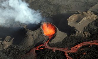 Ηφαίστειο στην Ισλανδία ετοιμάζεται να εκραγεί και απειλεί την Ευρώπη με τεράστιο σύννεφο τέφρας