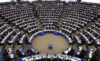 Μέτρα για το πιθανό άτακτο Brexit υιοθέτησε το Ευρωκοινοβούλιο