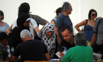 FAZ: Μετανάστες εγκαταλείπουν οικειοθελώς την Ελλάδα