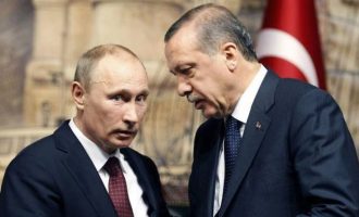 Ο Ερντογάν τηλεφώνησε στον Πούτιν «ανήσυχος» από τους βομβαρδισμούς στην Ανατολική Γούτα