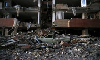 530 οι νεκροί από το σεισμό στο Ιράν -Τερματίστηκαν οι επιχειρήσεις διάσωσης