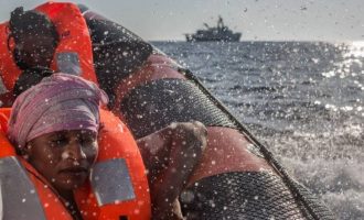 600 Αφρικανοί μετανάστες έφτασαν το τελευταίο 24ωρο στις ακτές της Ισπανίας