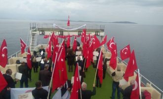 Τούρκοι ακροδεξιοί έπλευσαν προς τις Οινούσσες επειδή είναι “τουρκικές” και “κατεχόμενες από την Ελλάδα”