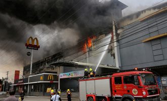 Τραγωδία στις Φιλιππίνες: Δεκάδες άνθρωποι κάηκαν ζωντανοί σε φωτιά σε εμπορικό κέντρο  (βίντεο)