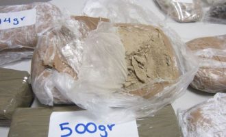 Δείτε τα κιλά ηρωΐνης που βρέθηκαν στη ναρκω-ταβέρνα της Αττικής (φωτο)