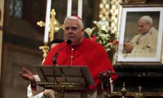 Πέθανε ο καρδινάλιος-“εγκέφαλος” των βιασμών παιδιών από ιερείς