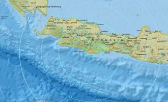 Σεισμός 6,5 Ρίχτερ στην Ινδονησία, δίπλα στο μεγαλύτερο ηφαίστειο της Γης