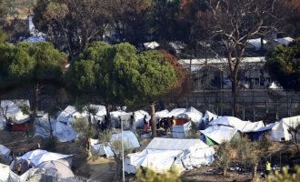 Ύποπτες αντιδράσεις Γαληνού – Γιατί δεν ήθελε οικίσκους για τους πρόσφυγες;
