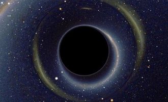 Αστρονόμοι ανακάλυψαν υπερμεγέθη μαύρη τρύπα – Η πιο μακρινή στο Σύμπαν