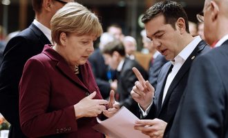 Η Μέρκελ «κλείνει το μάτι» στον Τσίπρα για χρέος – Ευρωπαϊκό σκάκι στο τελευταίο Eurogroup
