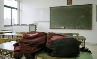 Καθιερώνεται “η τσάντα στο σχολείο” – Ελεύθερα Σαββατοκύριακα χωρίς διάβασμα για τους μαθητές