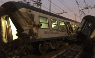 Σοκ στην Ιταλία: Τουλάχιστον δύο νεκροί από εκτροχιασμό τρένου στο Μιλάνο (φωτο)