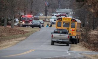 Σοκ σε σχολείο στο Κεντάκι: 15χρονος σκότωσε δυο συμμαθητές του και τραυμάτισε 19 (βίντεο)