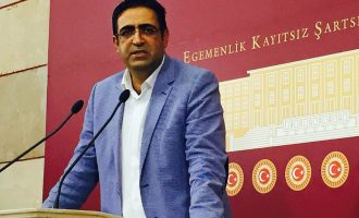 Σε 16 χρόνια και 8 μήνες κάθειρξη καταδίκασε τουρκικό δικαστήριο Κούρδο βουλευτή
