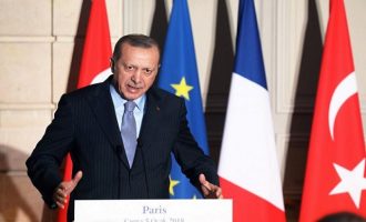 “Mπαρούτι” ο Ερντογάν: Δεν θα ικετεύουμε συνεχώς την Ε.Ε. – “Καυγάς” με δημοσιογράφο (βίντεο)