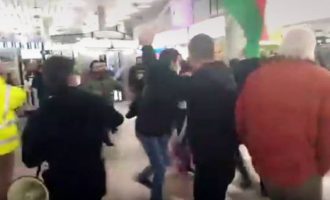 Άγριο ξύλο Κούρδων με Τούρκους στο αεροδρόμιο του Ανόβερου – Τι φώναζαν (βίντεο)