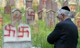 Γερμανία: Ακροδεξιοί και μουσουλμάνοι ανεβάζουν τον αντισημιτισμό στα ύψη – «Ντροπή» λέει η Μέρκελ