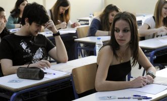 Γαβρόγλου: Τέλος στις πανελλαδικές εξετάσεις από το 2020 – Σε ποιες σχολές θα παραμείνουν οι εξετάσεις