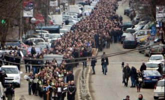 Χιλιάδες Σέρβοι είπαν το «ύστατο χαίρε» στον Όλιβερ Ιβάνοβιτς