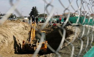 95χρονη Τουρκοκύπρια αποκάλυψε ομαδικούς τάφους και μετά πέθανε