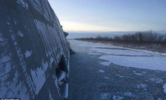 Υπερσύγχρονο πλοίο του πολεμικού Ναυτικού των ΗΠΑ… πάγωσε στο κανάλι του Μόντρεαλ