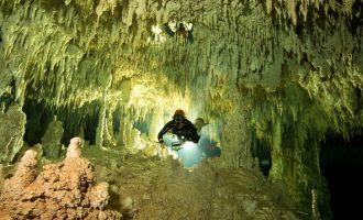 Δύτες ανακάλυψαν το μεγαλύτερο υποβρύχιο σύστημα σπηλαίων του κόσμου (φωτο)