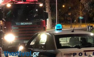 Εμπρηστική επίθεση σε κτίριο του υπουργείου Εθνικής Άμυνας στη Θεσσαλονίκη (φωτο+βίντεο)