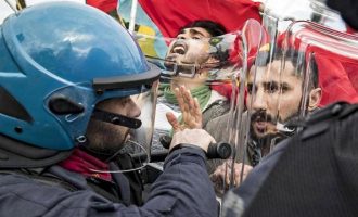 “Ερντογάν εκτελεστή” φώναζαν Κούρδοι διαδηλωτές στη Ρώμη (βίντεο)