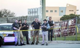 Σάλος στη Φλόριντα: Οπλισμένος βοηθός σερίφη άφησε τους μαθητές να εκτελούνται από τον μακελάρη!