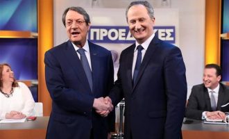 Αναστασιάδης και Μαλάς έκαναν “ενωτικό” άνοιγμα μετά το τηλεοπτικό ντιμπέιτ