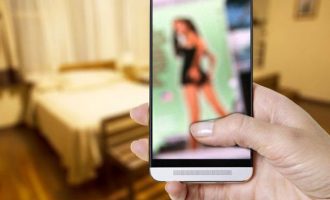«Φάκελος» με 141 γυναίκες της Πάτρας σε «προσωπικές» στιγμές διακινείται από κινητό σε κινητό