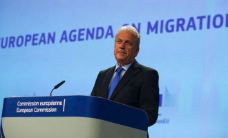 Τι λέει η Κομισιόν για την εμπλοκή του Έλληνα επιτρόπου Αβραμόπουλου στο σκάνδαλο Novartis