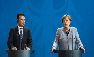 Η Μέρκελ καλωσόρισε τον Ζάεφ ως «Μακεδόνα» πρωθυπουργό αλλά ζήτησε «συμβιβασμό» με την Ελλάδα