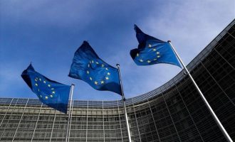 Η Ευρωπαϊκή Επιτροπή απέρριψε τον ιταλικό προϋπολογισμό