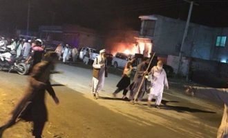 Εφτά νεκροί και 20 τραυματίες από επίθεση βομβιστή αυτοκτονίας στο Πακιστάν